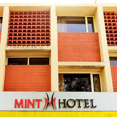 Mint Hotel จัณฑีครห์ ภายนอก รูปภาพ