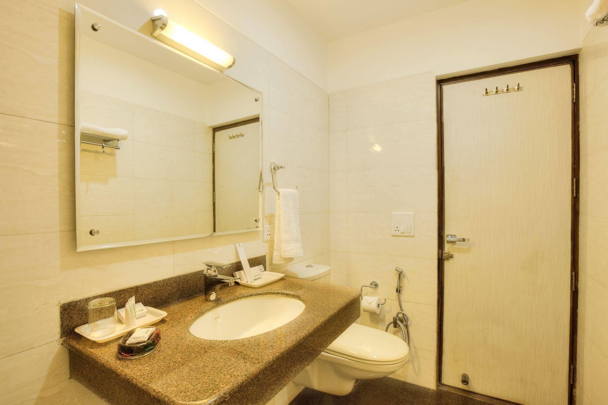 Mint Hotel จัณฑีครห์ ภายนอก รูปภาพ