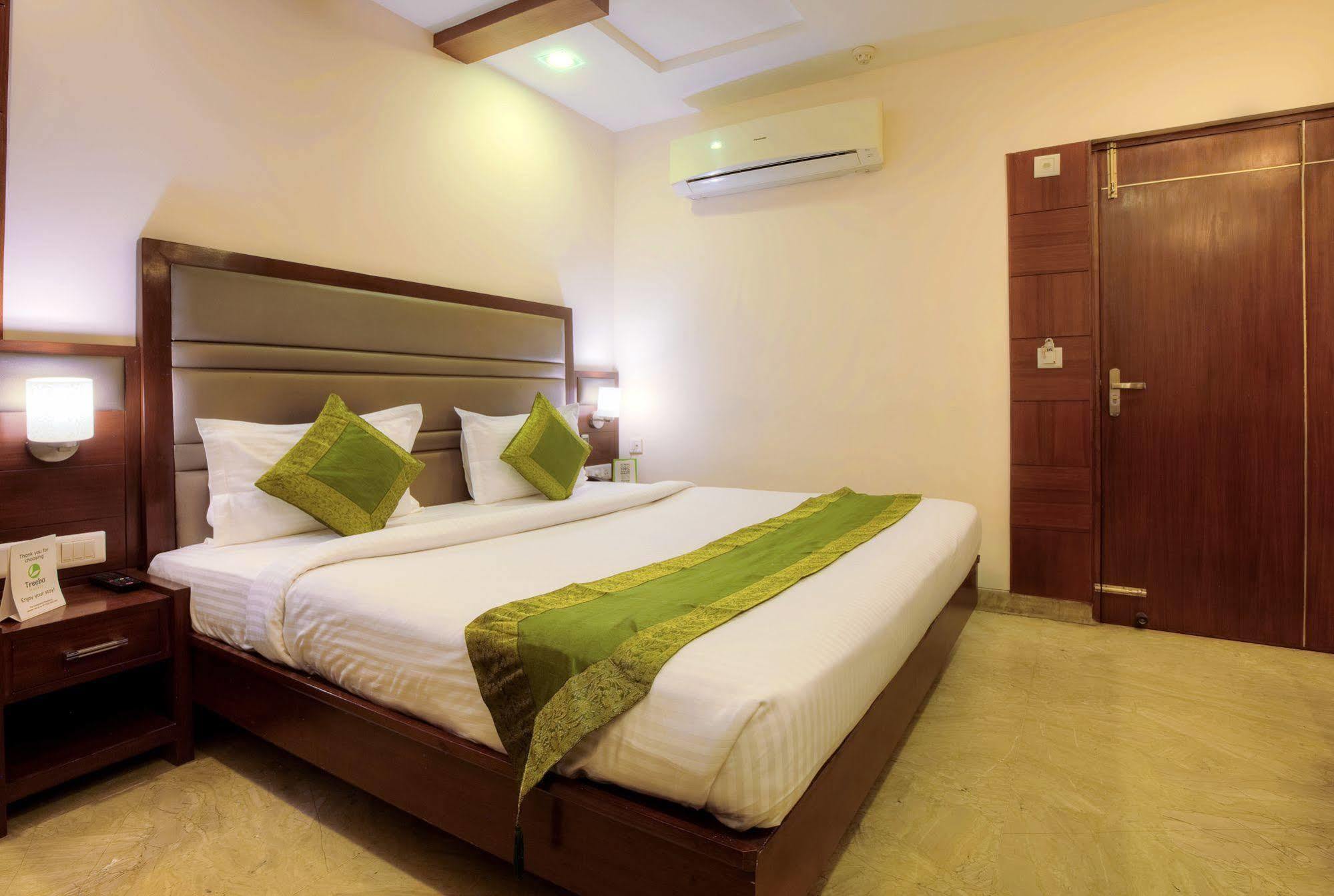 Mint Hotel จัณฑีครห์ ภายนอก รูปภาพ
