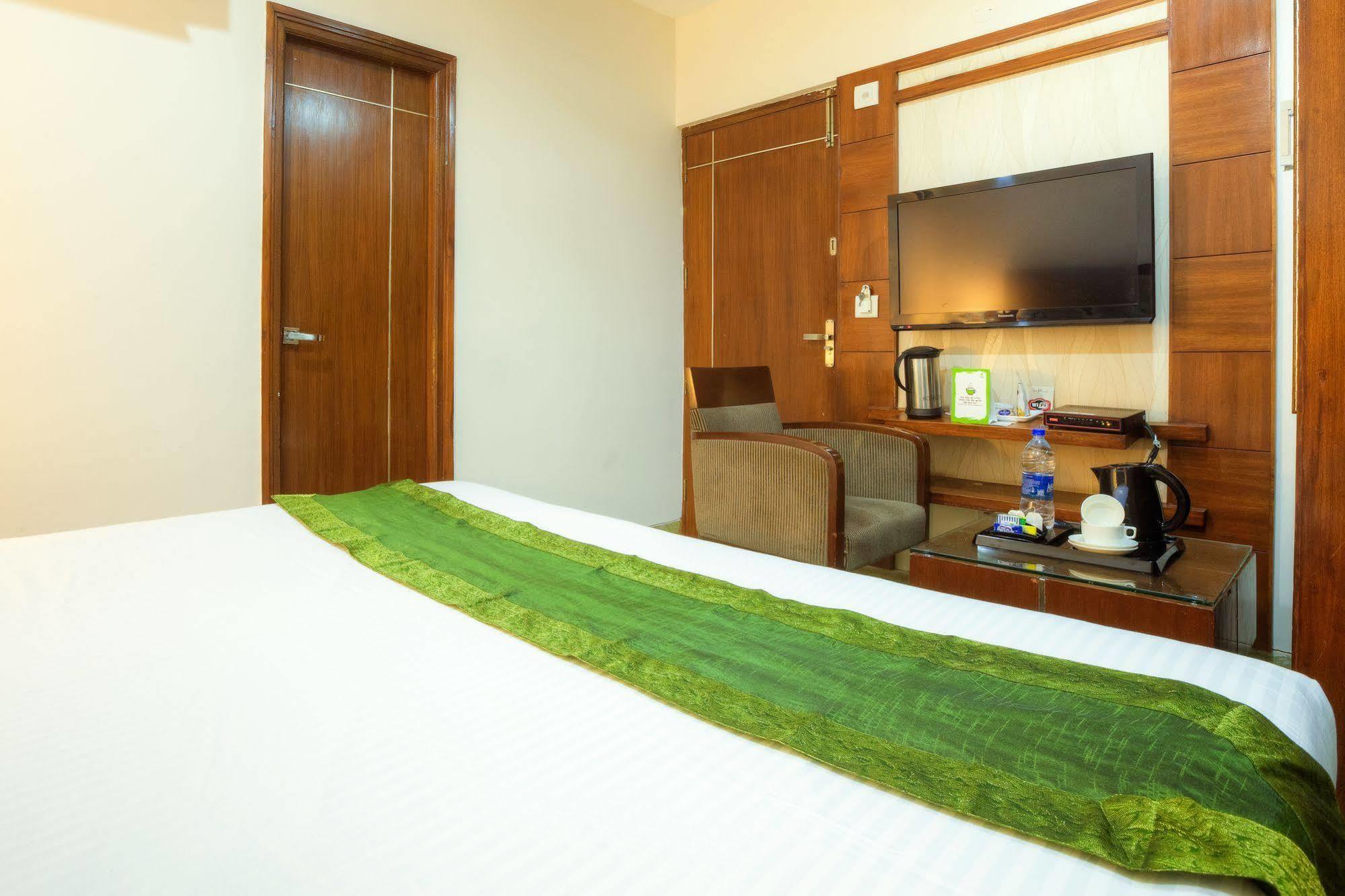 Mint Hotel จัณฑีครห์ ภายนอก รูปภาพ