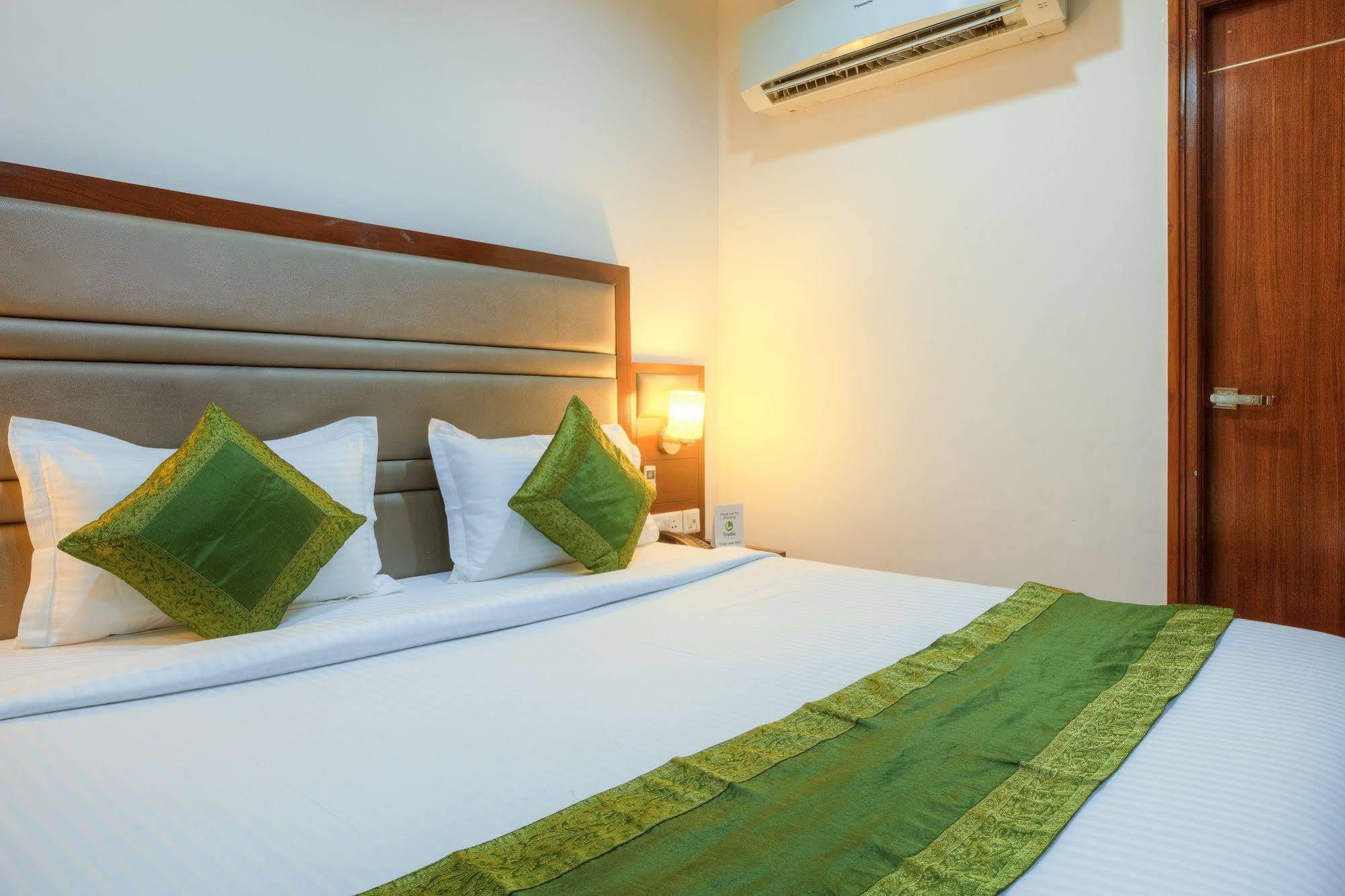 Mint Hotel จัณฑีครห์ ภายนอก รูปภาพ