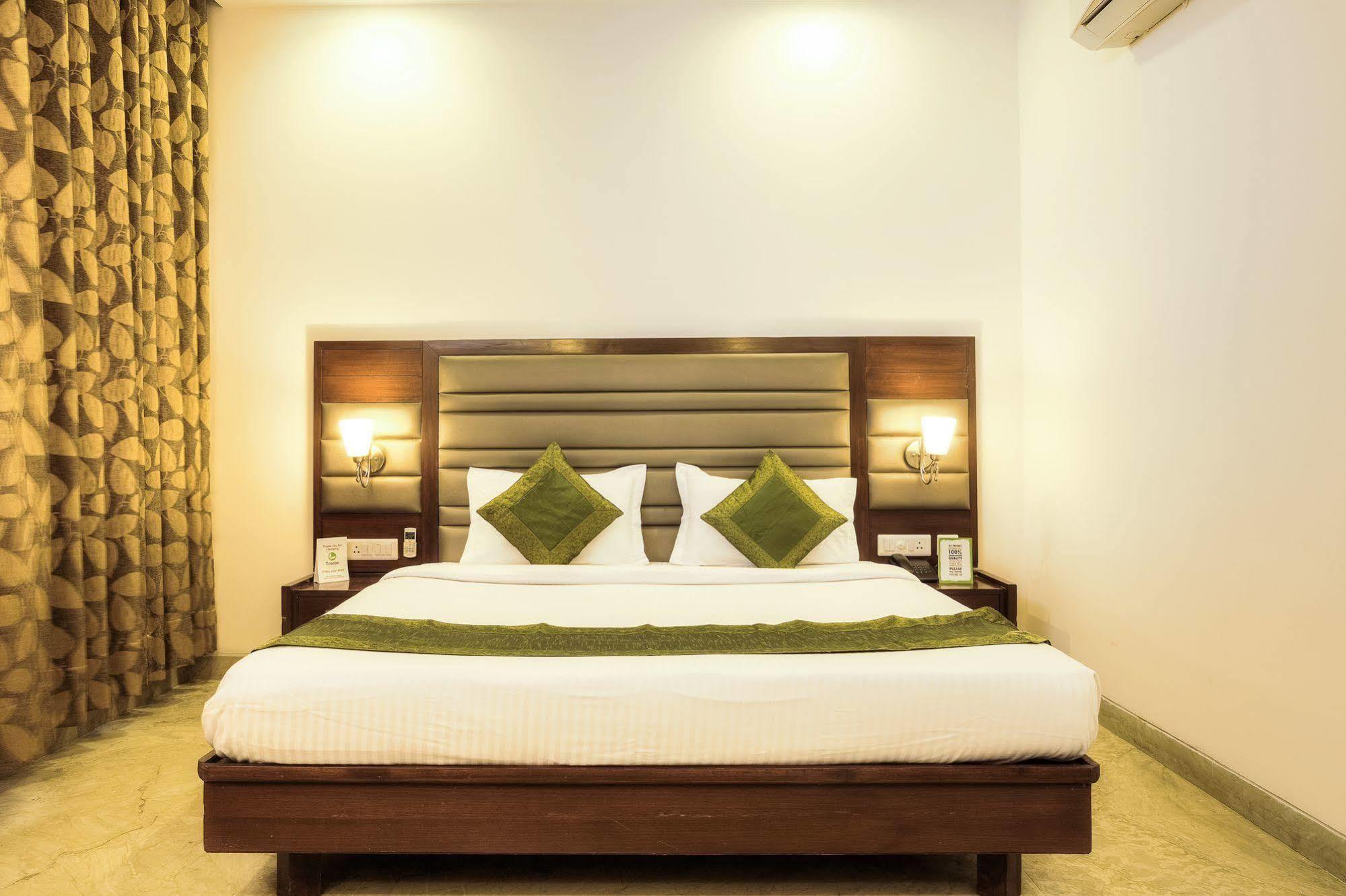 Mint Hotel จัณฑีครห์ ภายนอก รูปภาพ