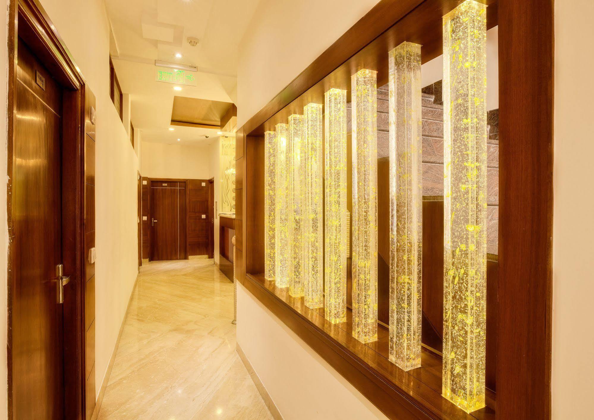 Mint Hotel จัณฑีครห์ ภายนอก รูปภาพ