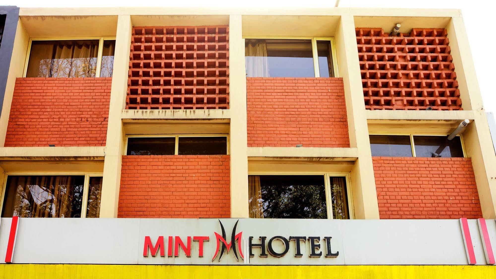 Mint Hotel จัณฑีครห์ ภายนอก รูปภาพ