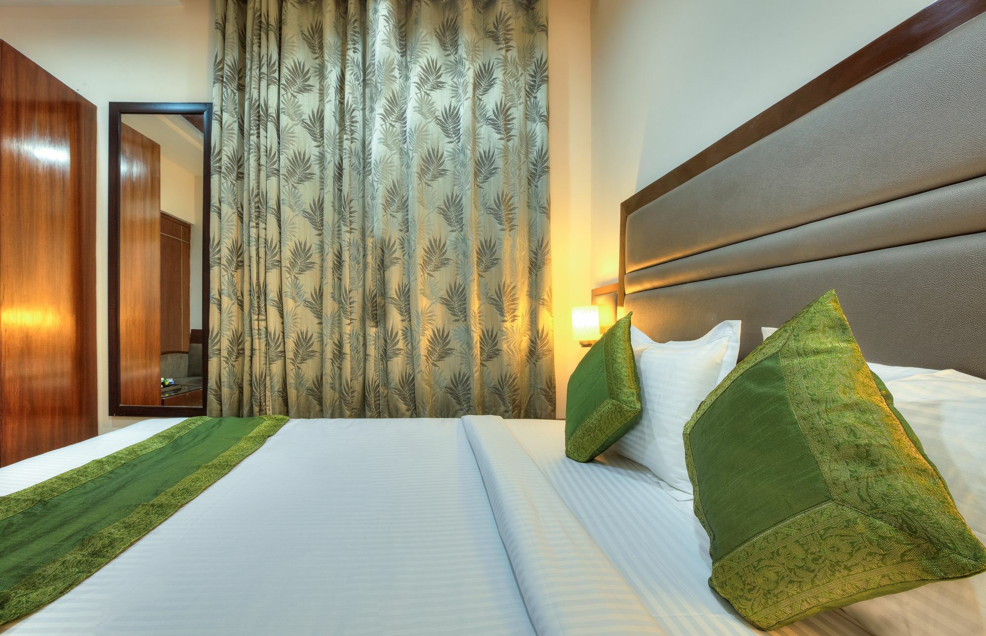 Mint Hotel จัณฑีครห์ ภายนอก รูปภาพ